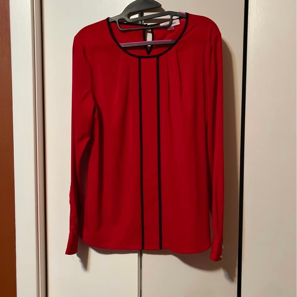 RED CALVIN KLEIN BLOUSE SIZE M